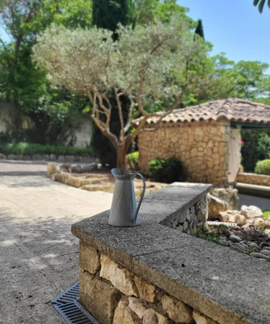 Mas La Floreline Cheval-Blanc Bed & Breakfast