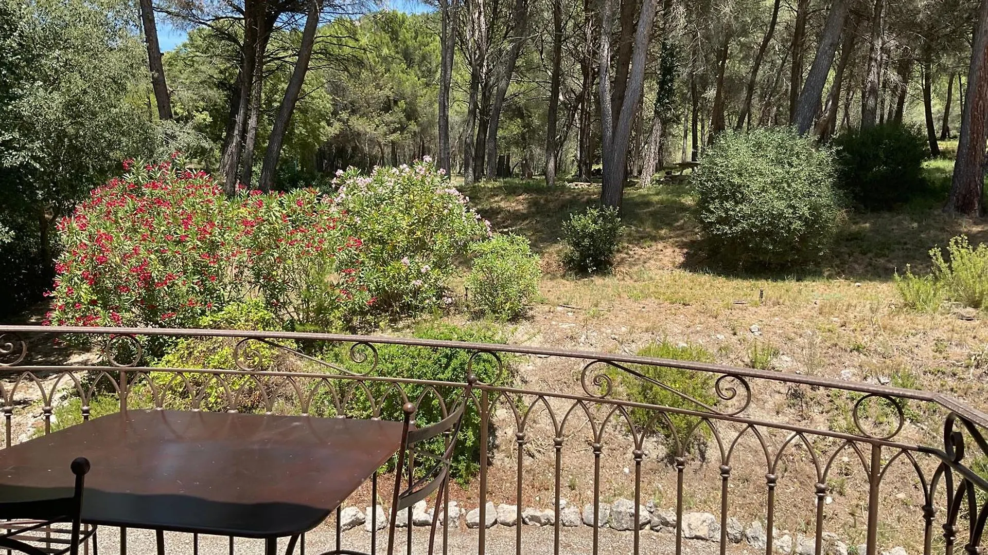 Mas La Floreline Cheval-Blanc Guest house