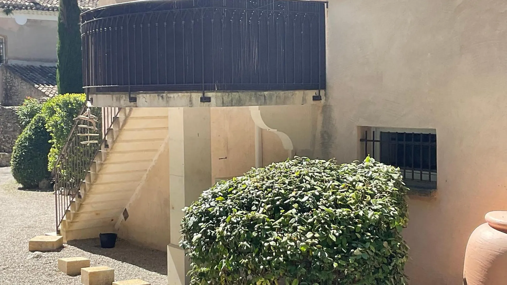 Mas La Floreline Cheval-Blanc Guest house